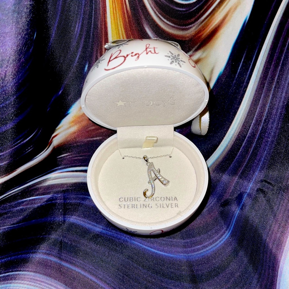 ‘A’ Stunning necklace!